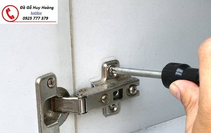 sửa bản lề tủ quận 3
