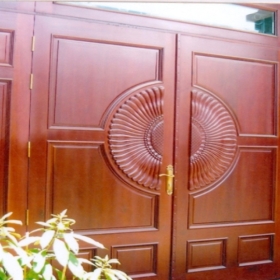 SỬA CHỮA CỬA GỖ QUẬN 2