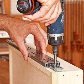 THỢ SỬA ĐỒ GỖ TP DĨ AN